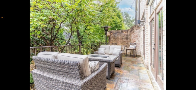 Building Photo - 1021 East Paces Ct NE