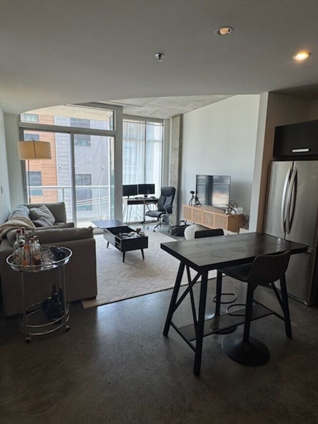 Building Photo - 1 bedroom in The ICON in the Gulch