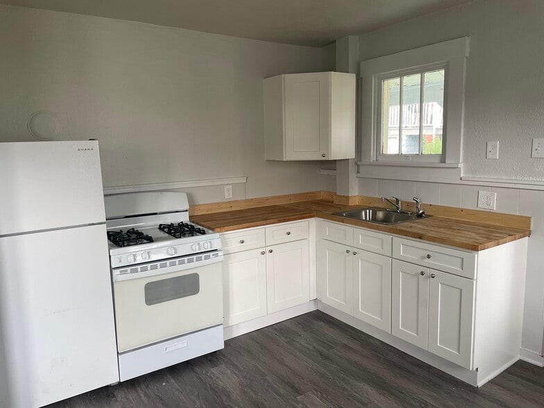 Building Photo - 36 Lincoln Ave