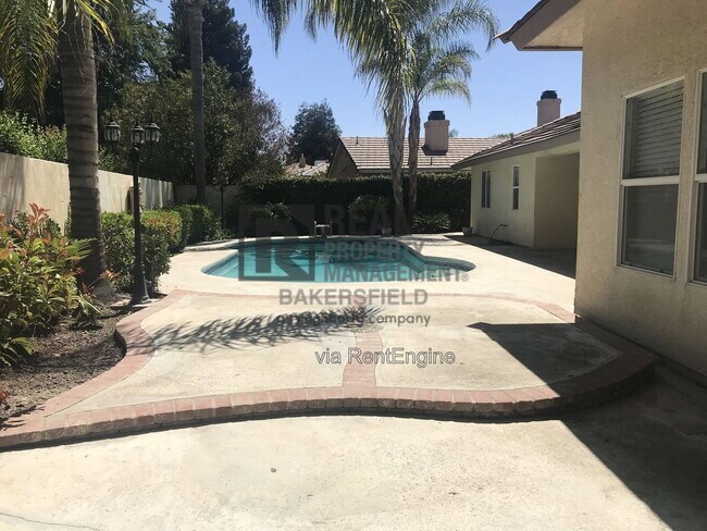 Building Photo - 10916 Stony Point Dr