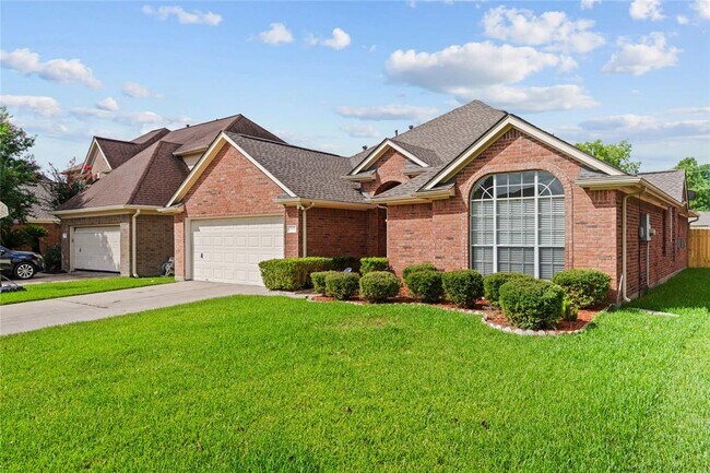 Building Photo - 10115 Willow Crossing Dr