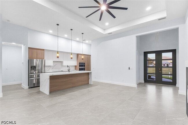 Building Photo - 142 SW 33rd Pl