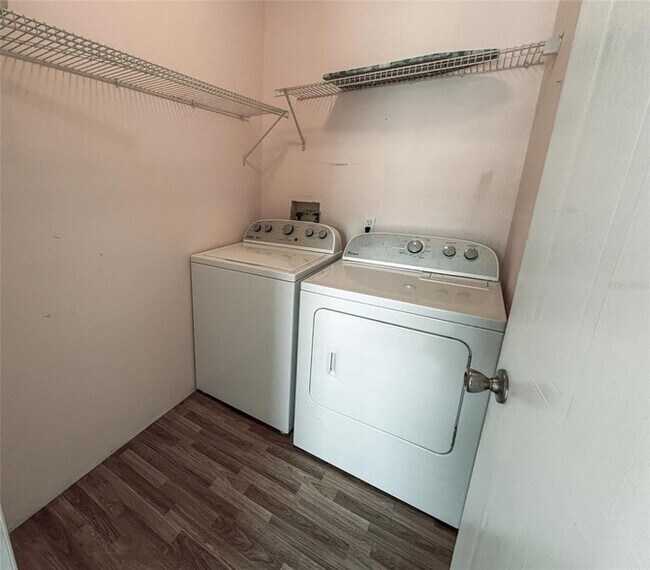 Building Photo - 3505 Meteor Pl