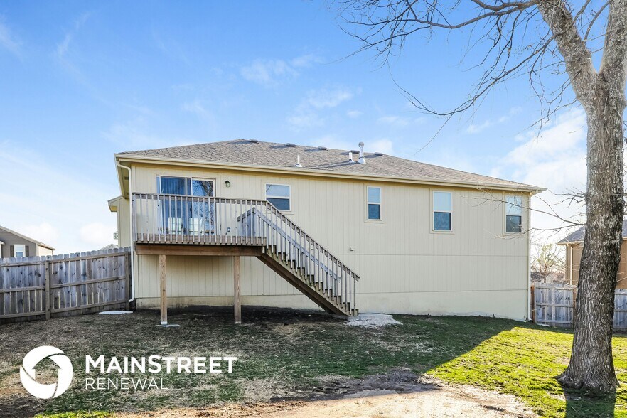 Building Photo - 622 Autumn Dr