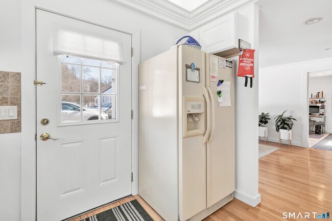 Building Photo - 70 Cranbury Rd