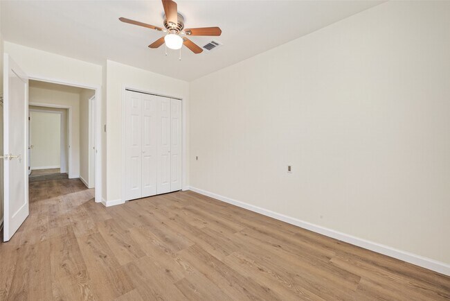 Building Photo - 7950 Longridge Dr