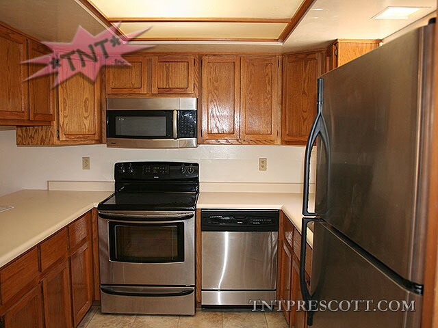 Building Photo - Townhome in Pine Creek Estates HOA