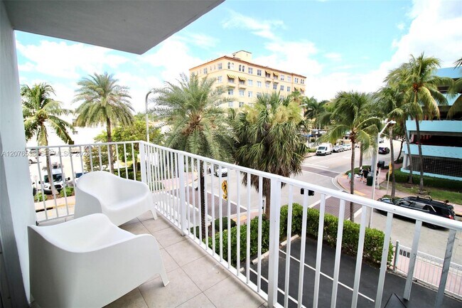 Building Photo - 1255 Collins Ave