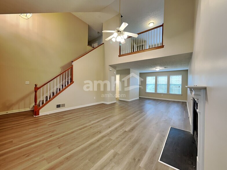 Building Photo - 5410 Lakebrooke Run