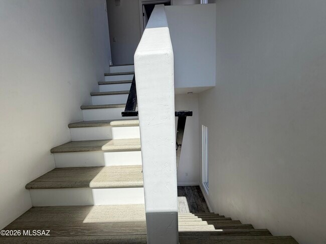 Building Photo - 3329 E Glenn St