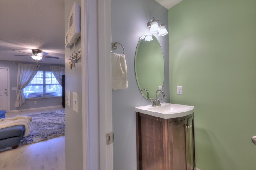 Building Photo - 589 Bradburn Village Cir