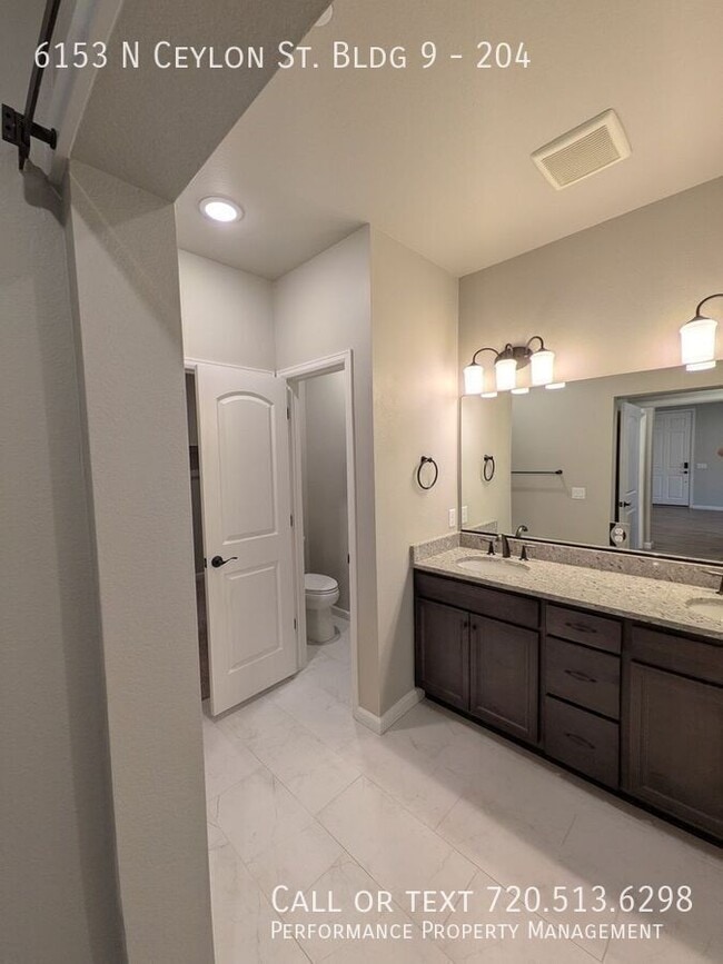 Building Photo - 6153 N Ceylon St