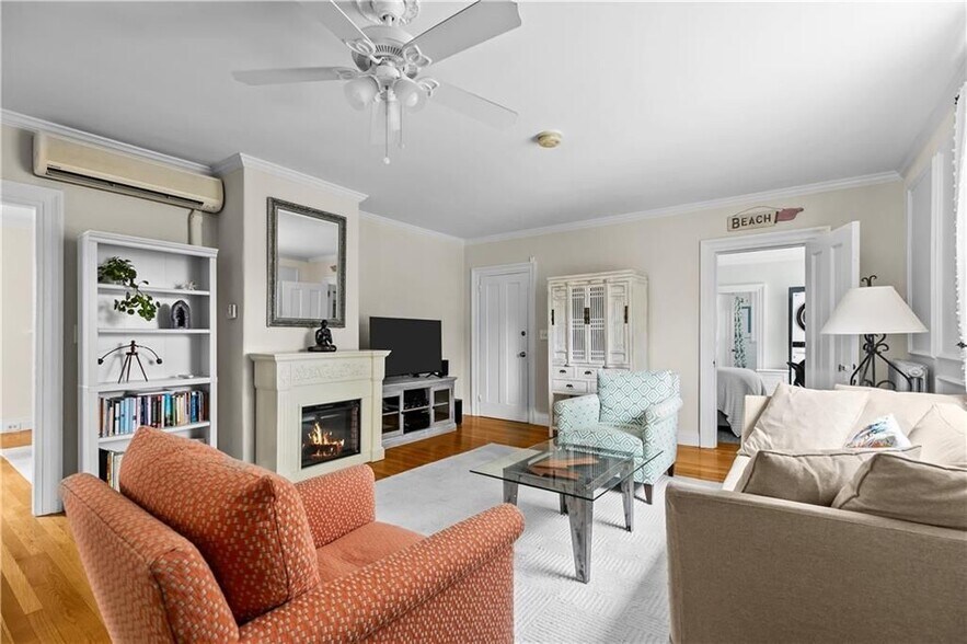 Building Photo - 36 Kay St