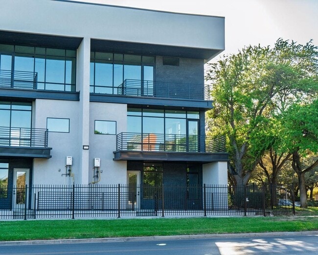 Building Photo - 8120 Stillmeadow Ct