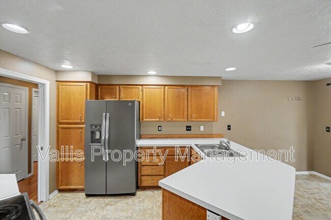 Building Photo - 1075 Mildred Ln SE