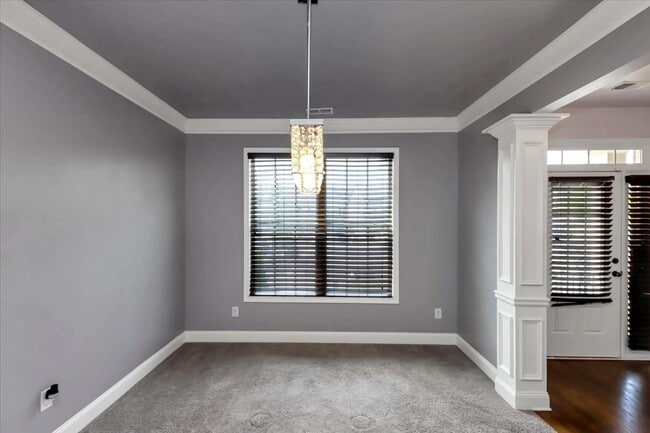 Building Photo - 6059 Cove Park Dr