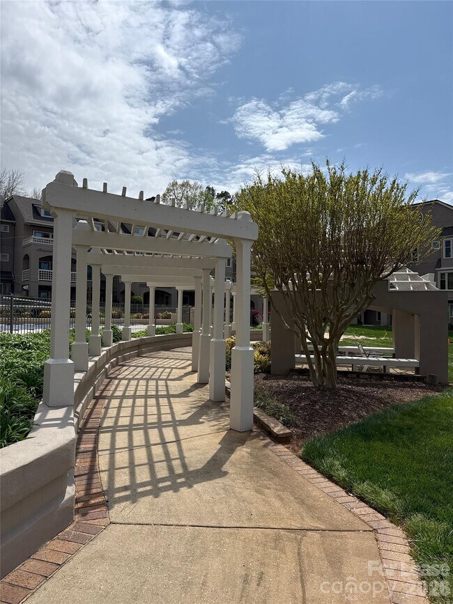 Building Photo - 646 Portside Dr