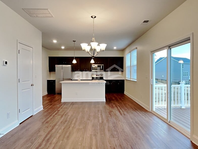 Building Photo - 127 Alaina Ct