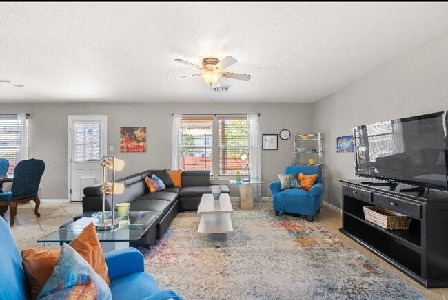 Building Photo - Furnished 4-Bedroom Home in Buda – Price J...