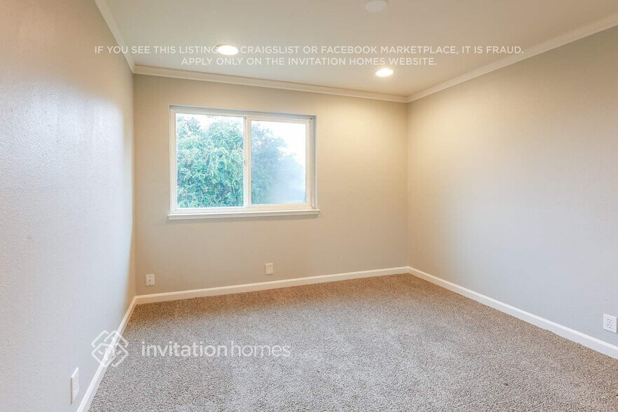 Building Photo - 160 Lakehurst Dr