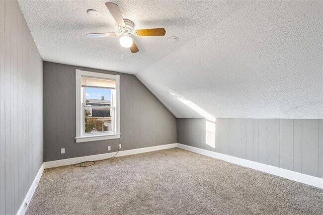 Building Photo - 92 Centre St