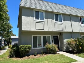 Building Photo - 291 Guanacaste Ct