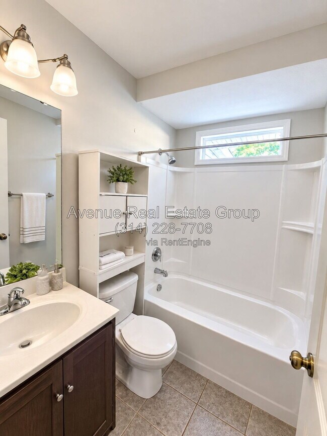 Building Photo - 516 Alcove Ave