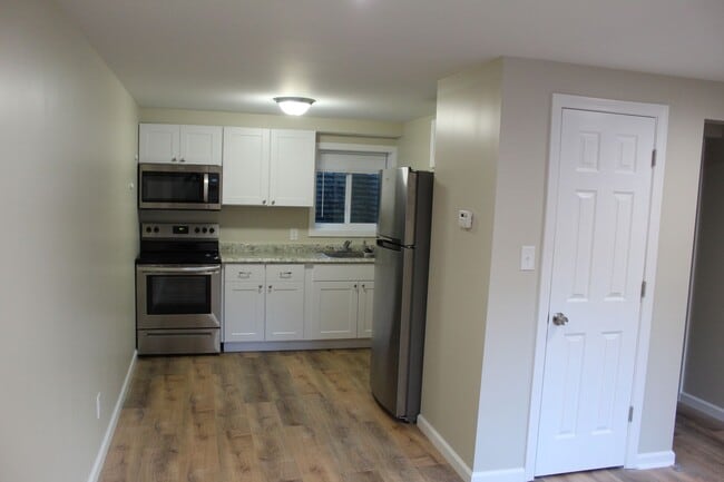 Building Photo - Riverrock Apartments