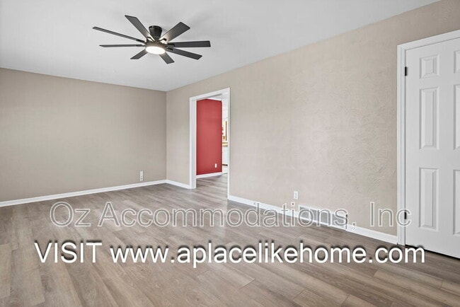 Building Photo - 6535 Melrose Ln