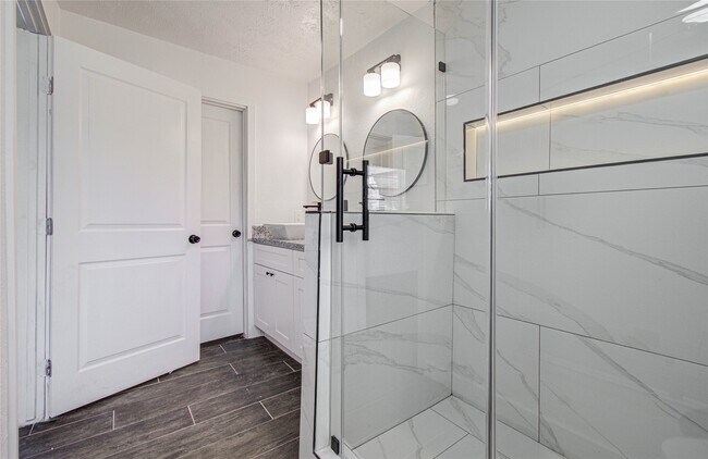 Building Photo - 2540 River Ridge