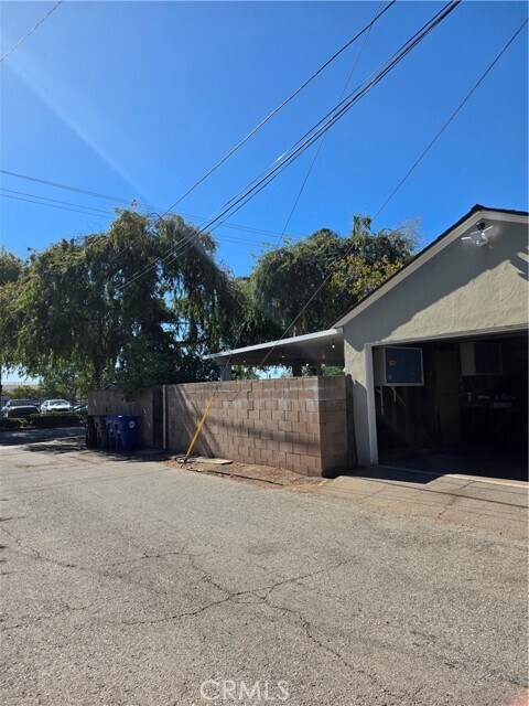 Building Photo - 808 N 10th Ave