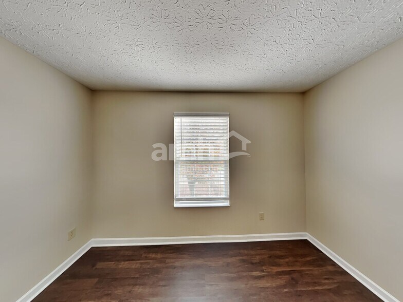 Building Photo - 6934 Crescent Boat Ln