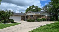 Building Photo - 412 Half Moon Way