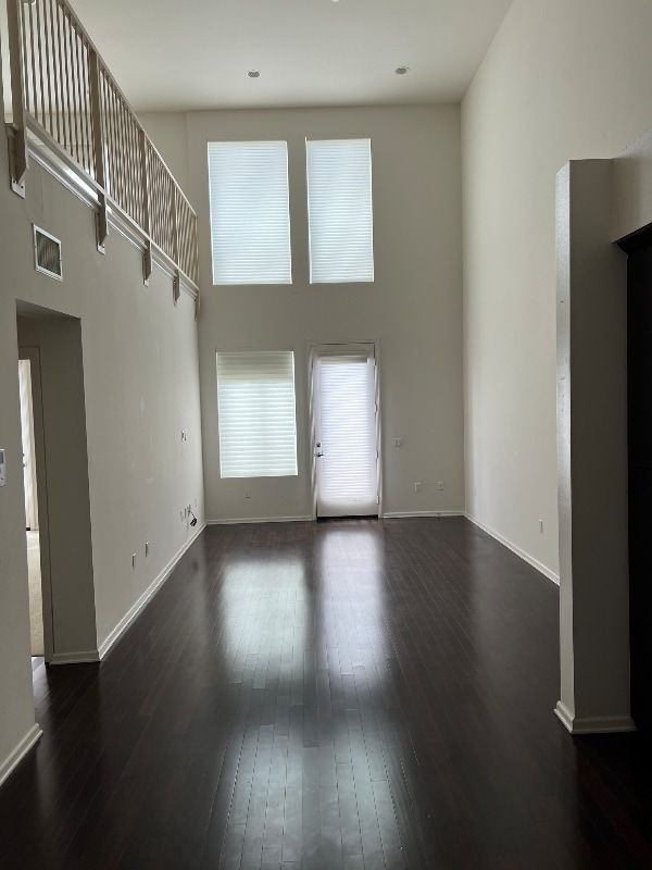 Building Photo - 1901 S Victoria Ave