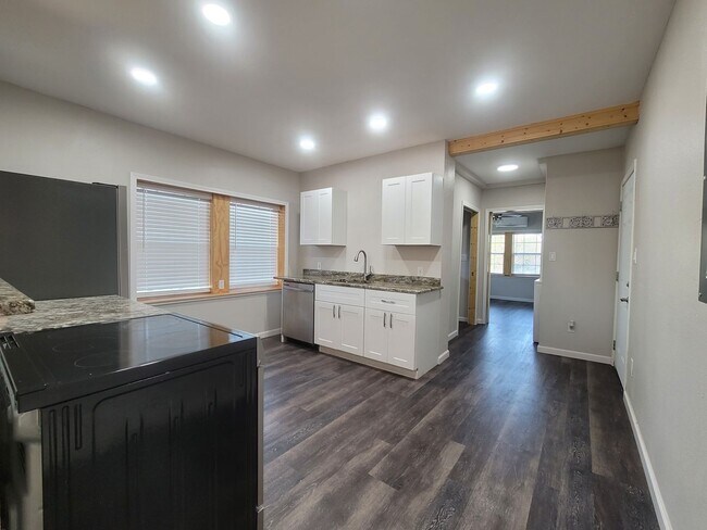 Building Photo - Firehouse Apts