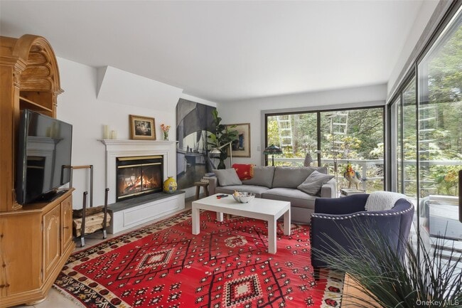 Building Photo - 49 Twin Lakes Rd