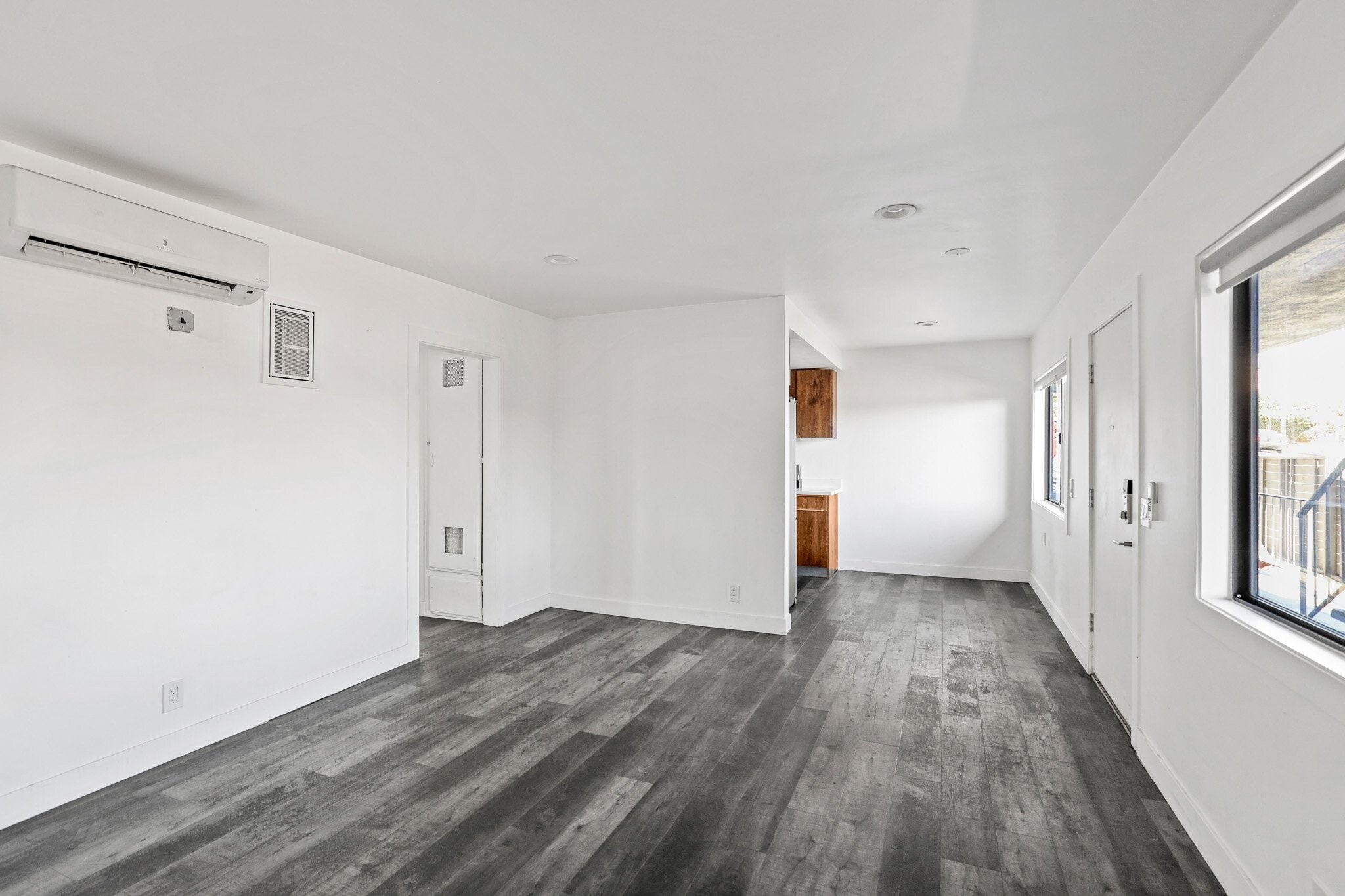 Building Photo - 215 N Fickett St