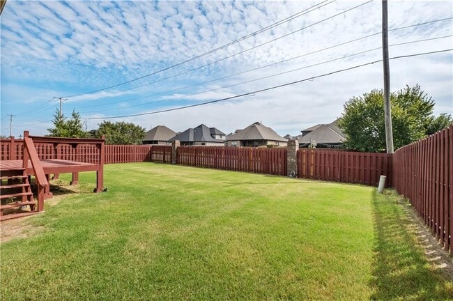 Building Photo - 4301 SW Beech Ln