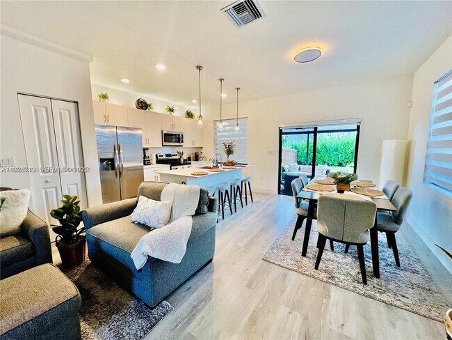 Building Photo - 25532 SW 108th Ave