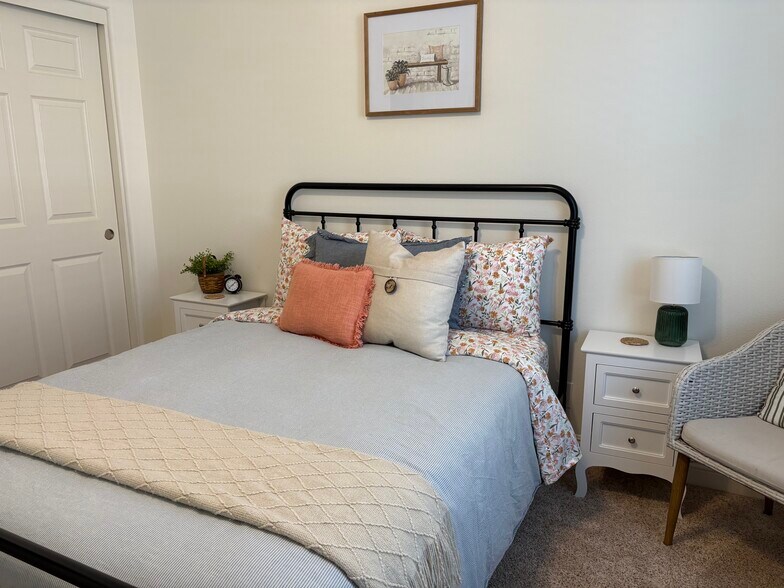 Building Photo - 23 Quinn Way