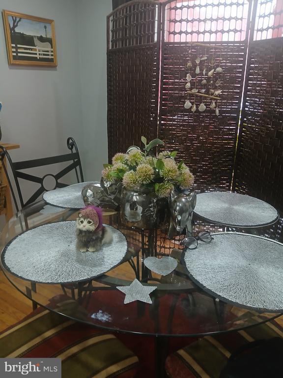 Building Photo - 2021 Chadwick Terrace