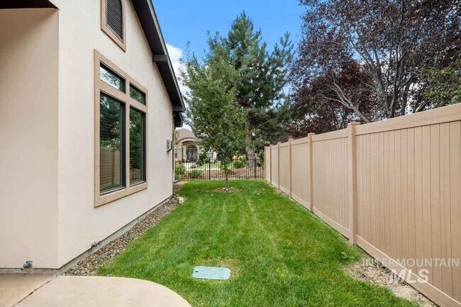 Building Photo - 5901 N Beaham Ave