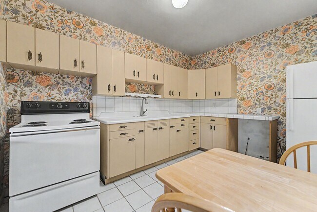 Building Photo - 1113
