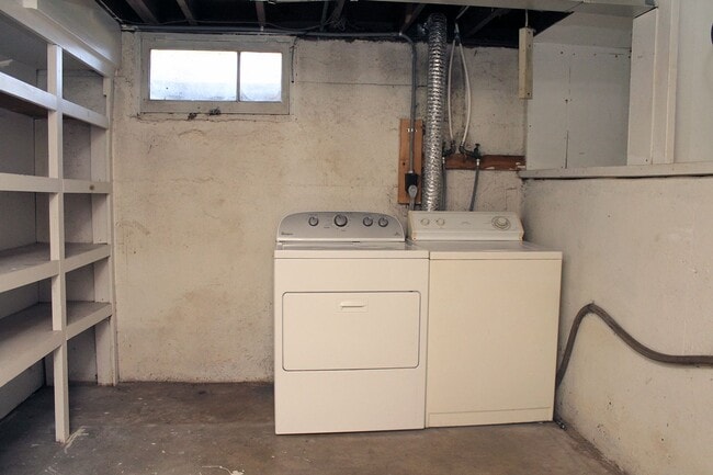 Building Photo - 4728 SE 92nd Ave