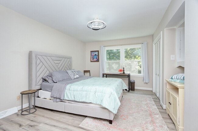 Building Photo - Discover this beautifully updated full brick single-family home in the heart of the historic Wesl...