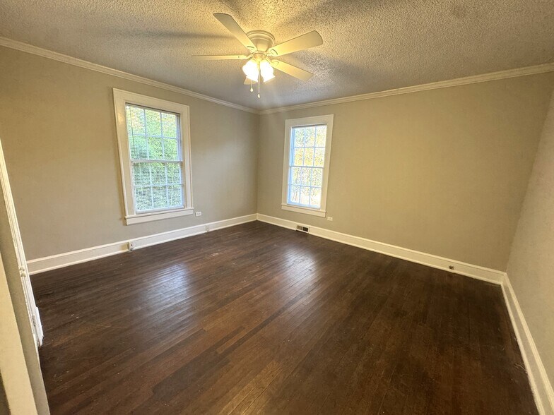 Building Photo - 1020 Cherry Hills Ct