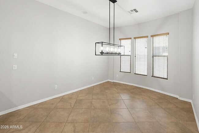 Building Photo - 1735 W Aloe Vera Dr