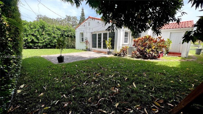 Building Photo - 229 Cadima Ave