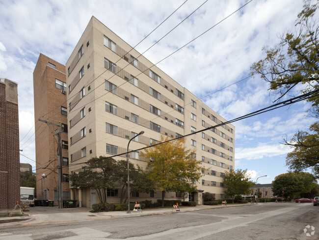 Building Photo - 1400 Chicago Ave