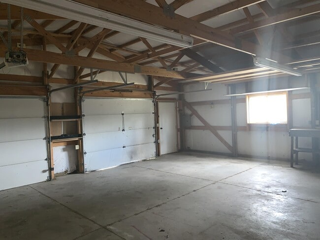 Building Photo - 620 Hospital Rd